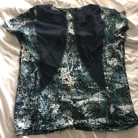 Lululemon Top - Picture 1 of 4